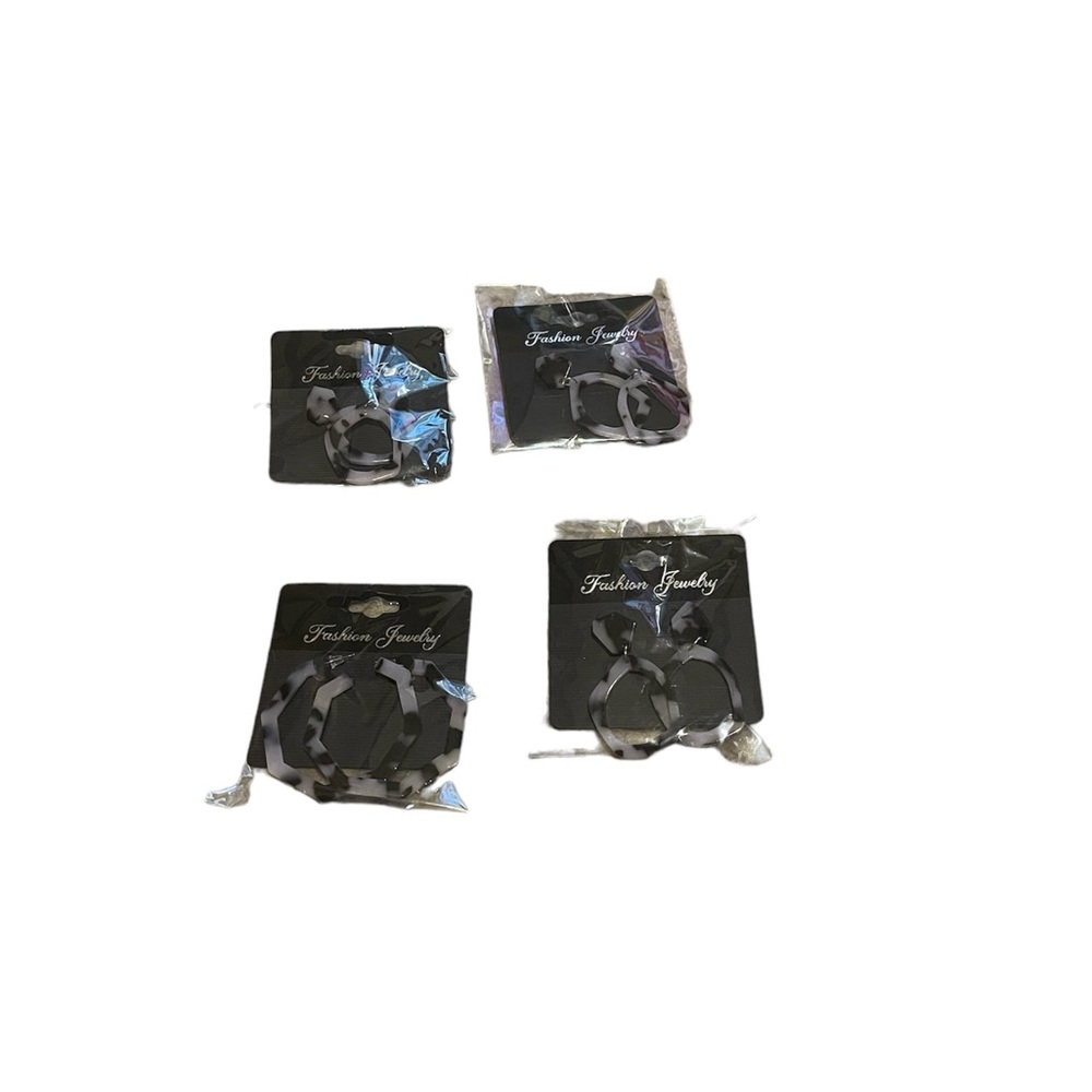 Lot of Jags/Leopard/Cheetah Print Fashion Jewelry Earrings